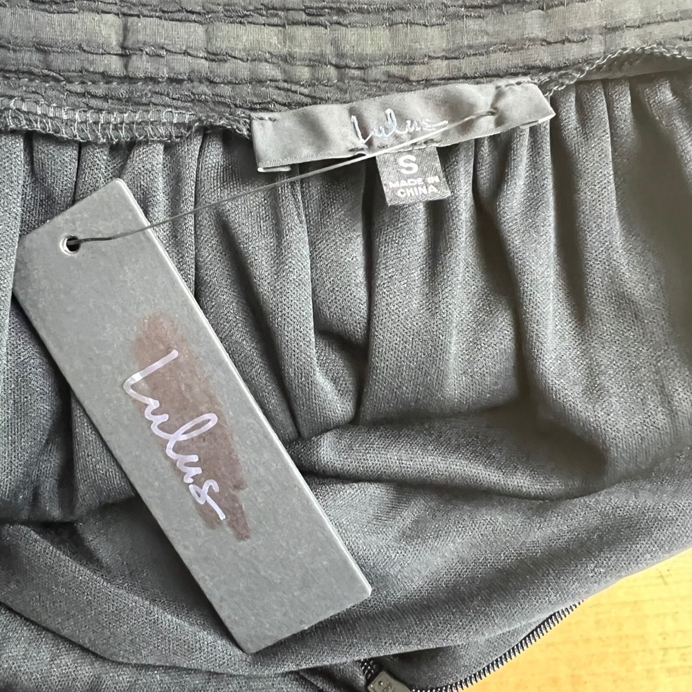 Lulus Skirt Maxi Pleated Size Small Black Plisse Textured High Waist Slit NEW - Picture 7 of 9